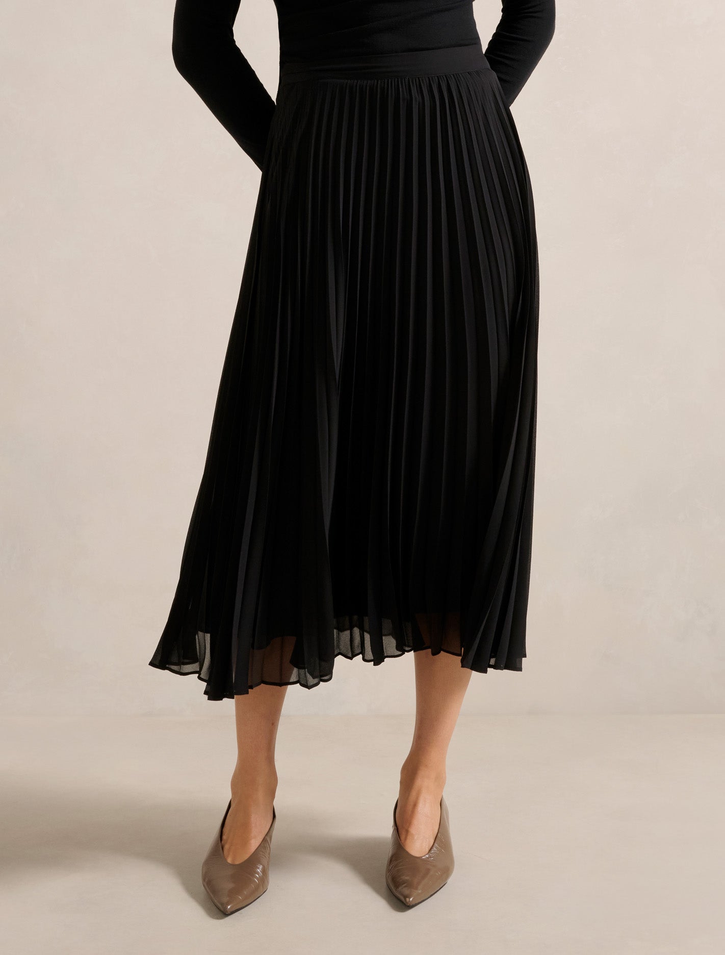 Hailee Pleated Skirt Black