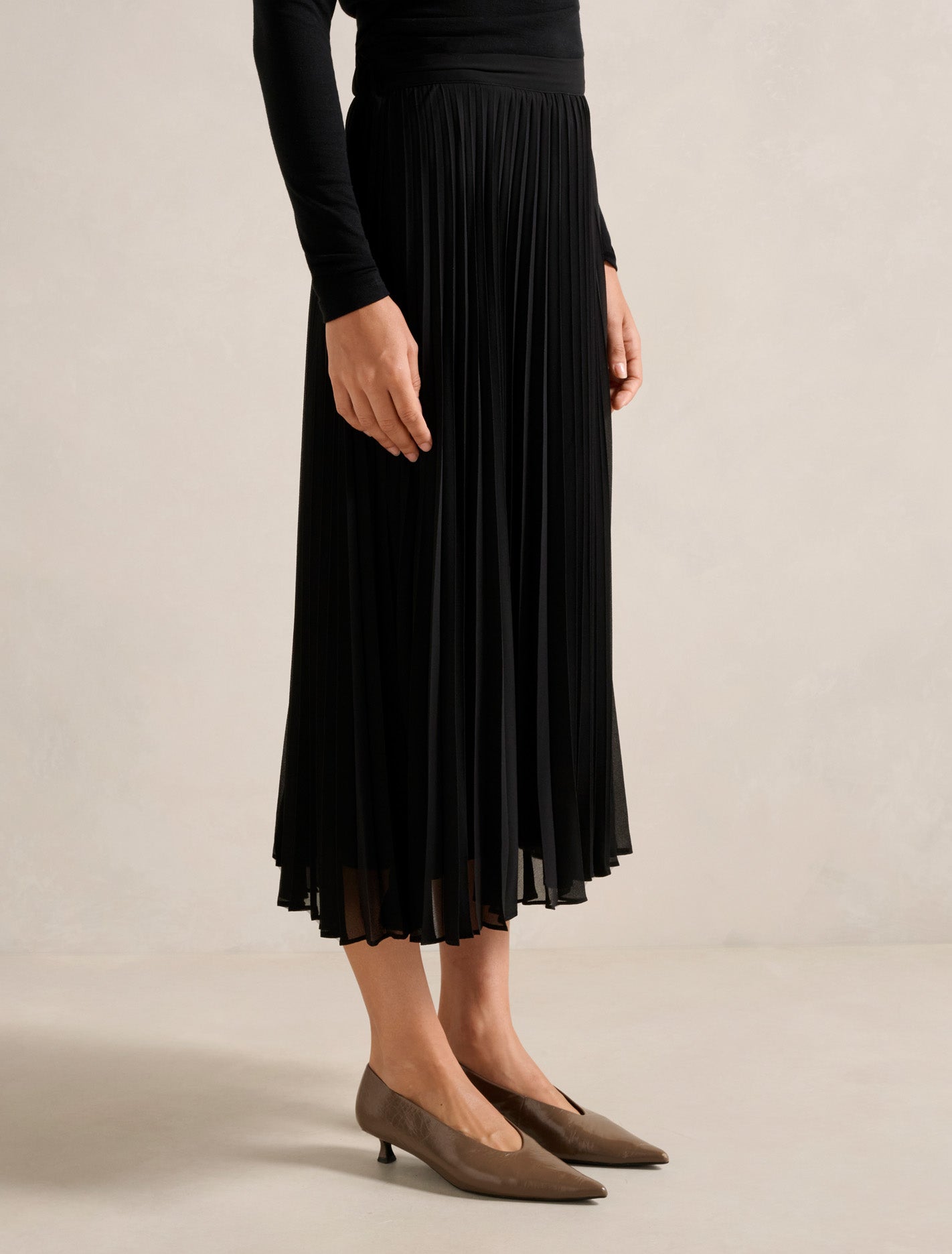 Hailee Pleated Skirt Black