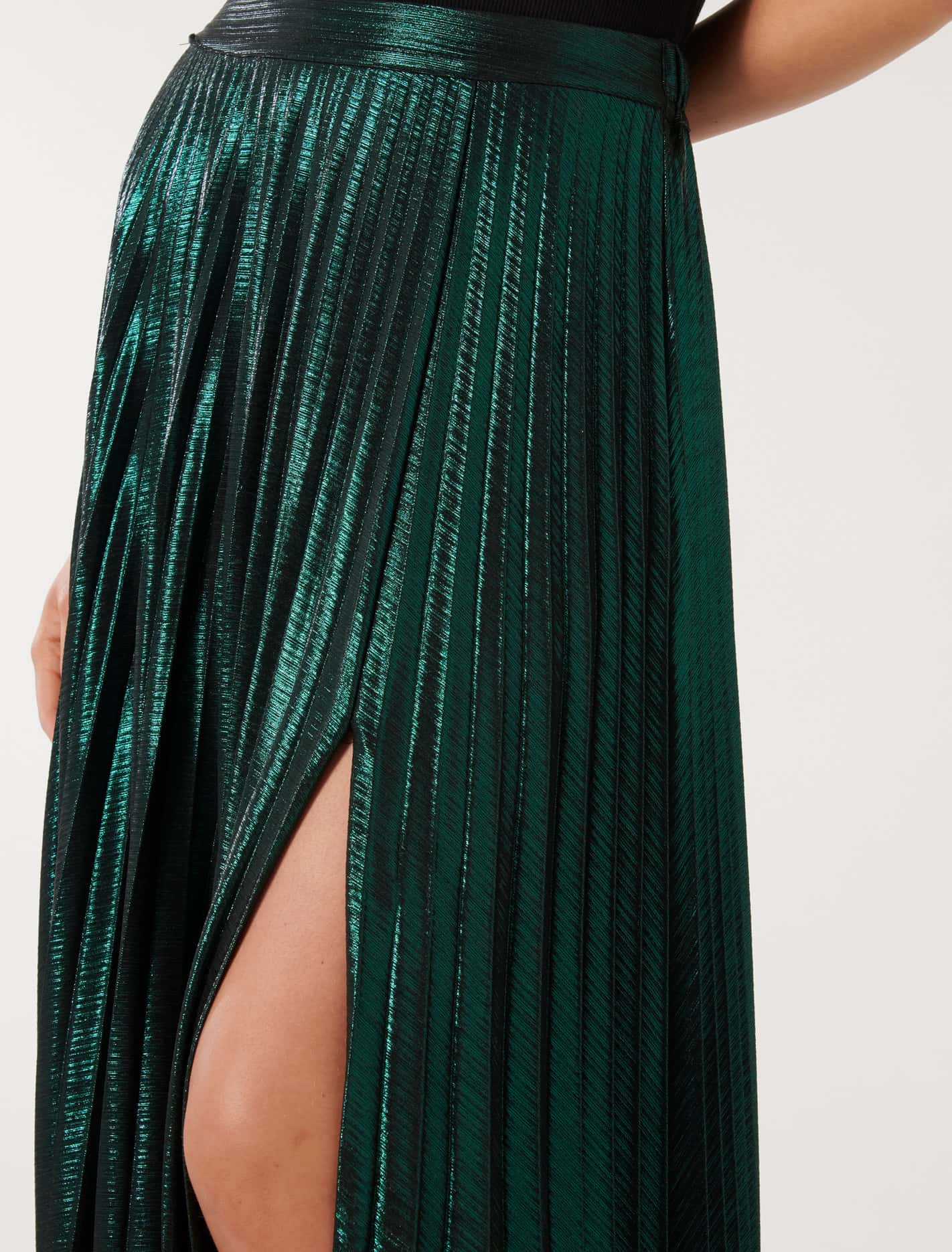 Rylee Metallic Pleated Skirt Green
