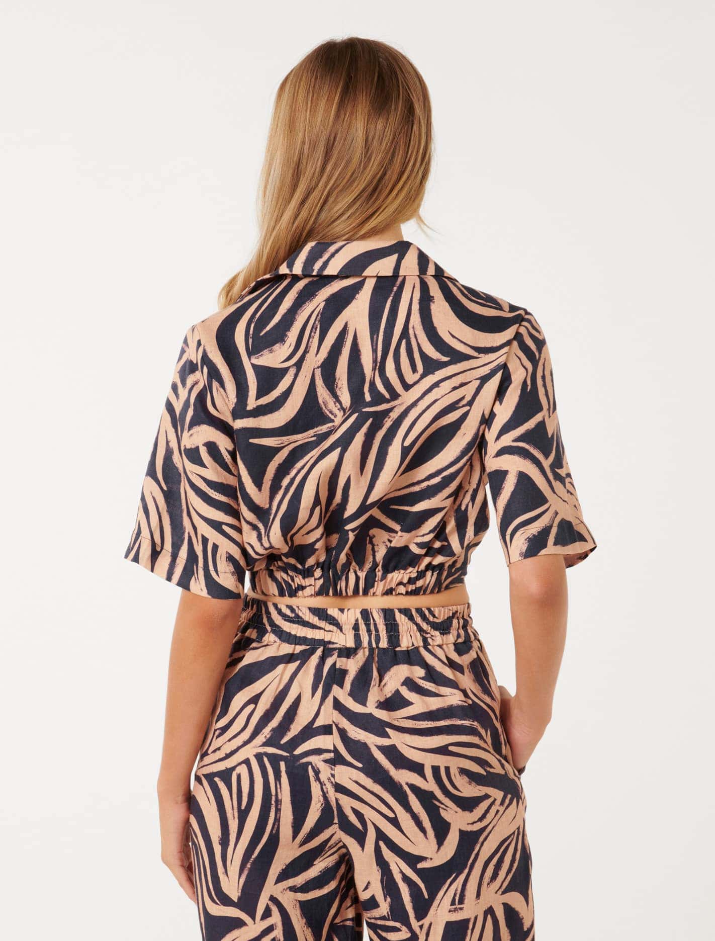 Taylor Crop Twist Shirt Navy Filson Abstract Co-ord