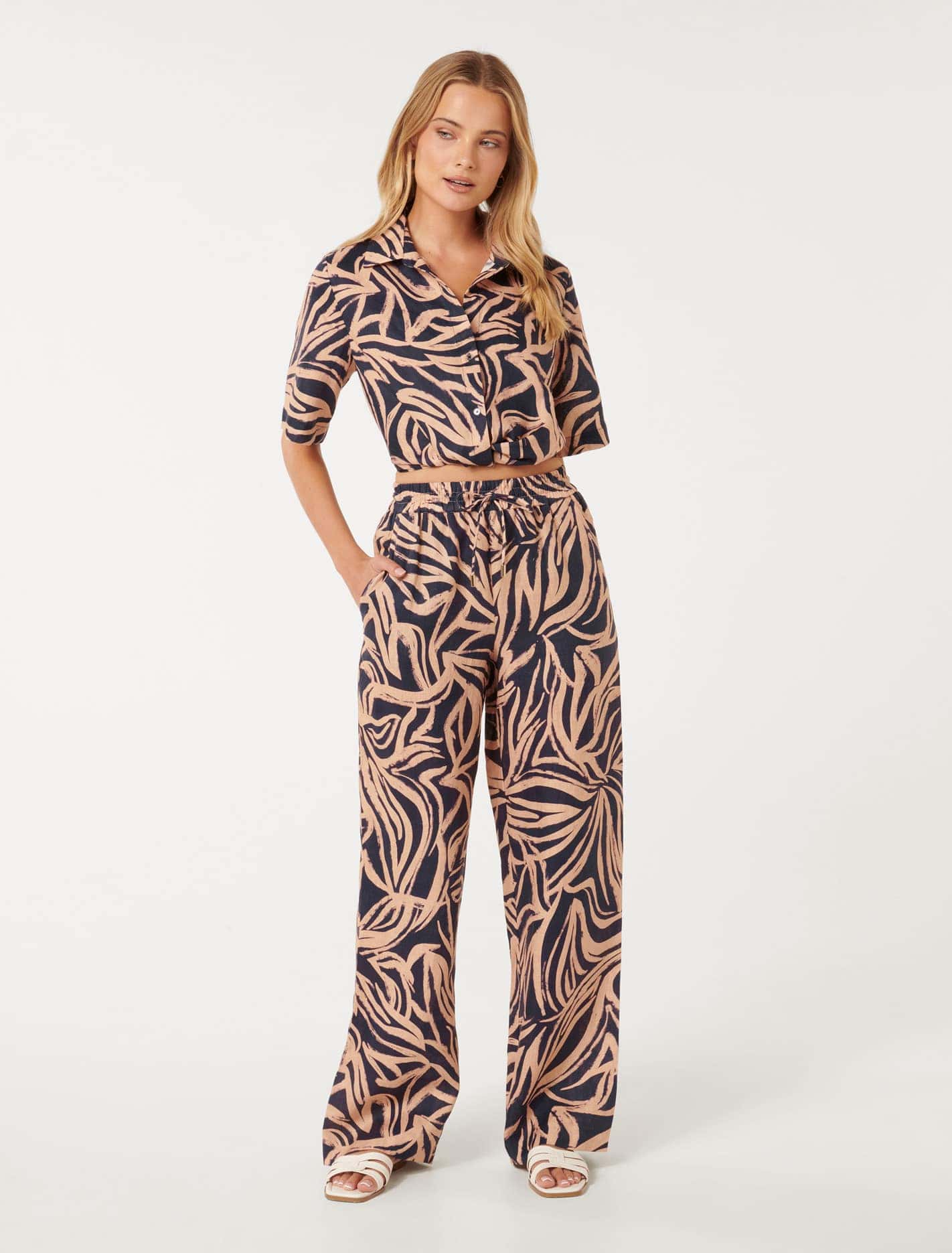 Taylor Crop Twist Shirt Navy Filson Abstract Co-ord