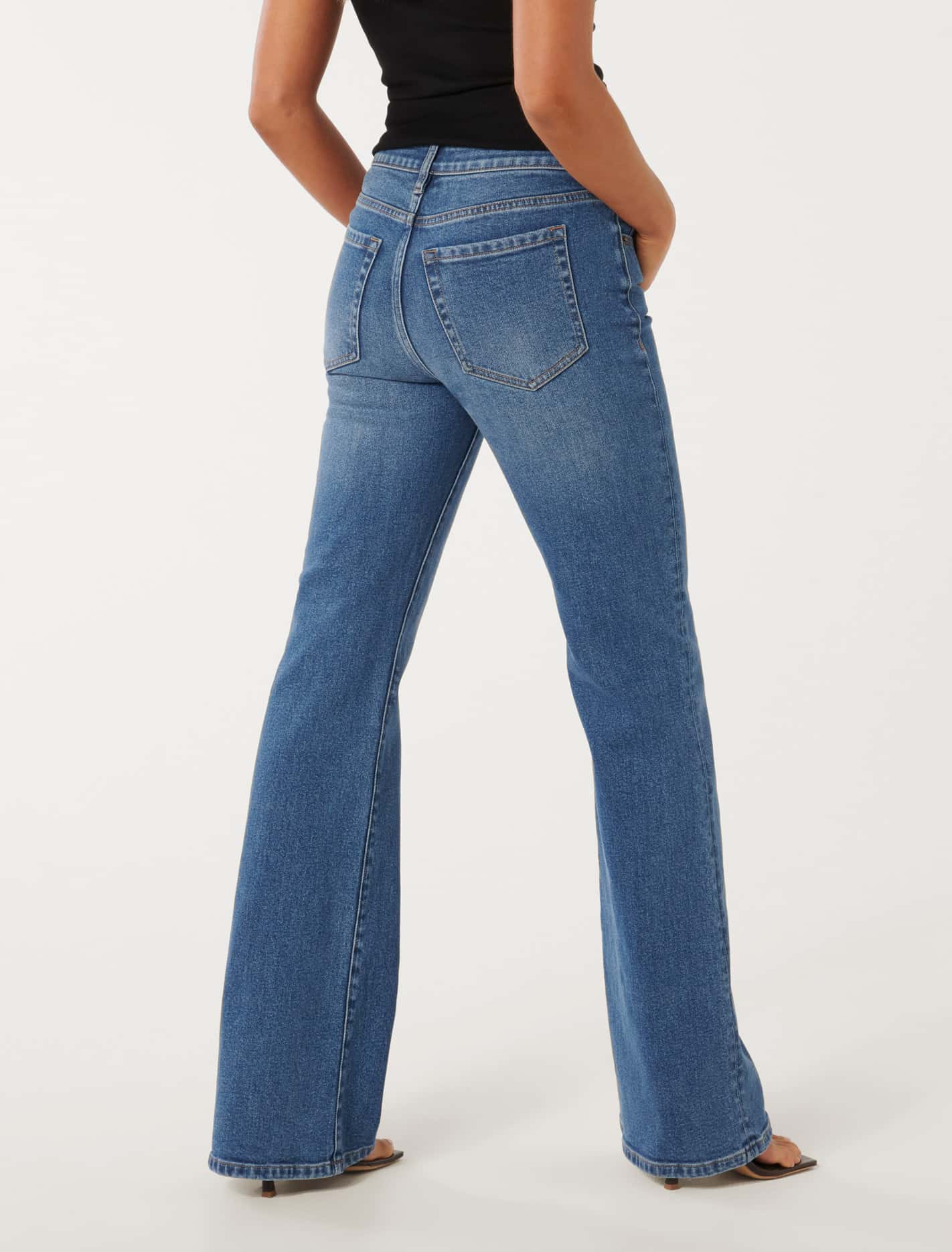 Kira Relaxed Flare Mid Wash