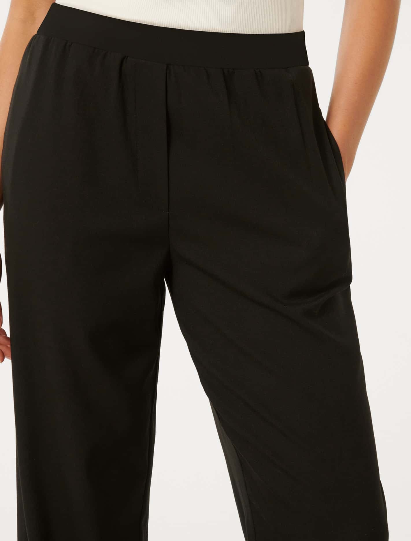 Daria Formal Straight Jogger Black