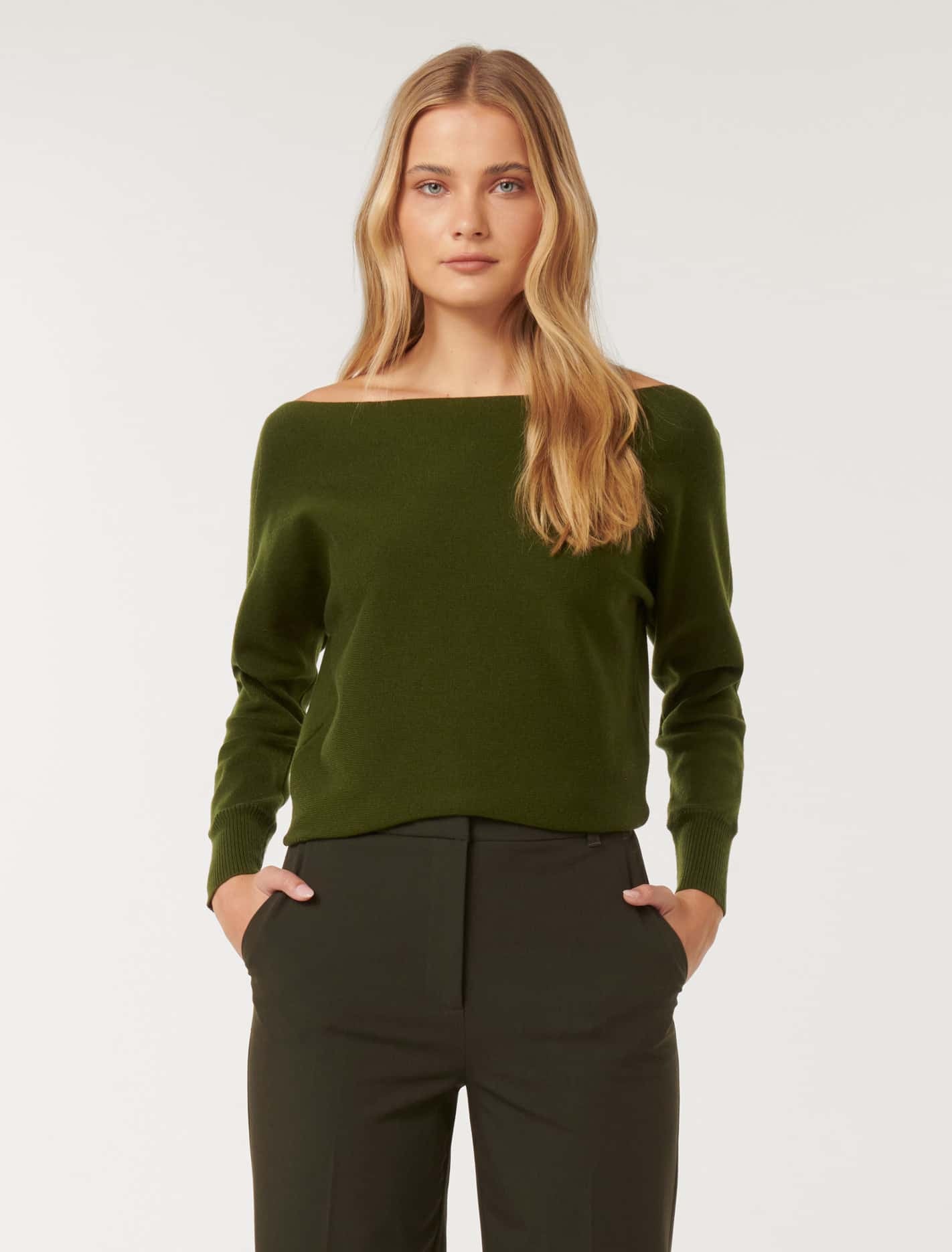 Tilda Tipped Shoulder Knit Jumper Olive