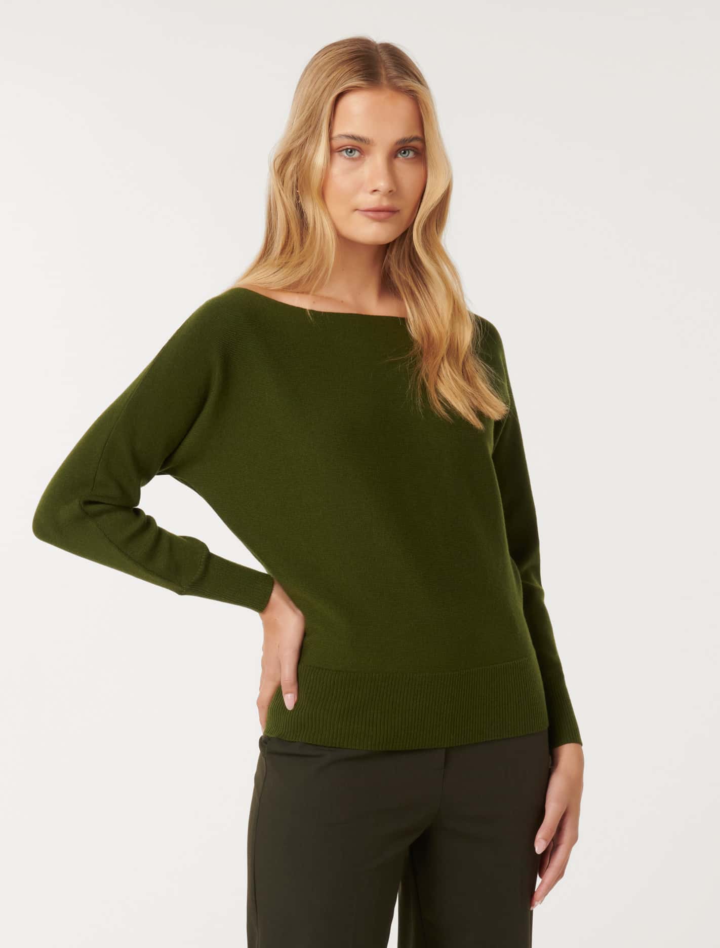 Tilda Tipped Shoulder Knit Jumper Olive