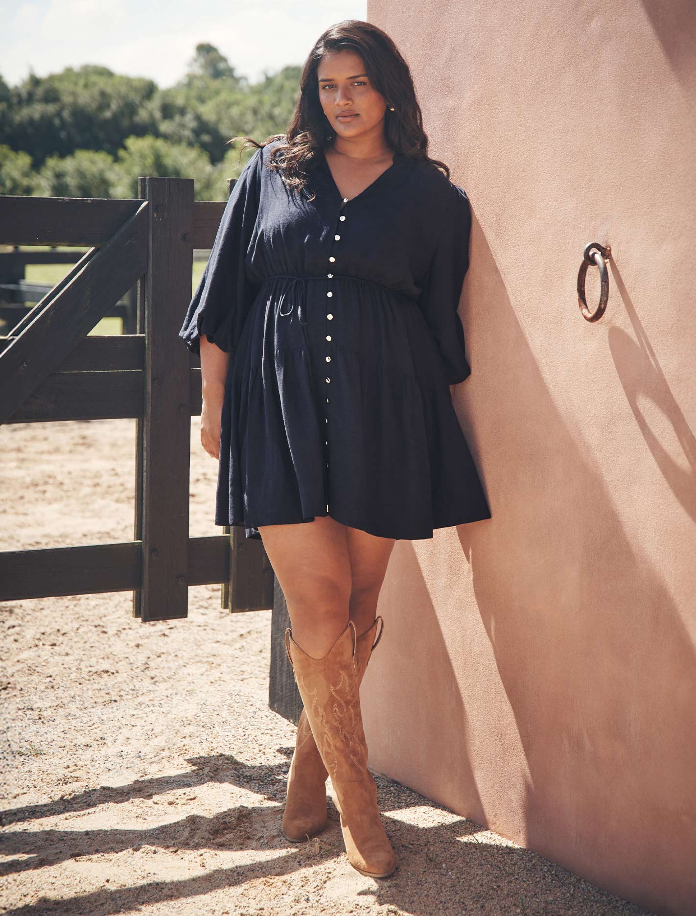 Andarta Curve Ruched Sleeve Mini Navy