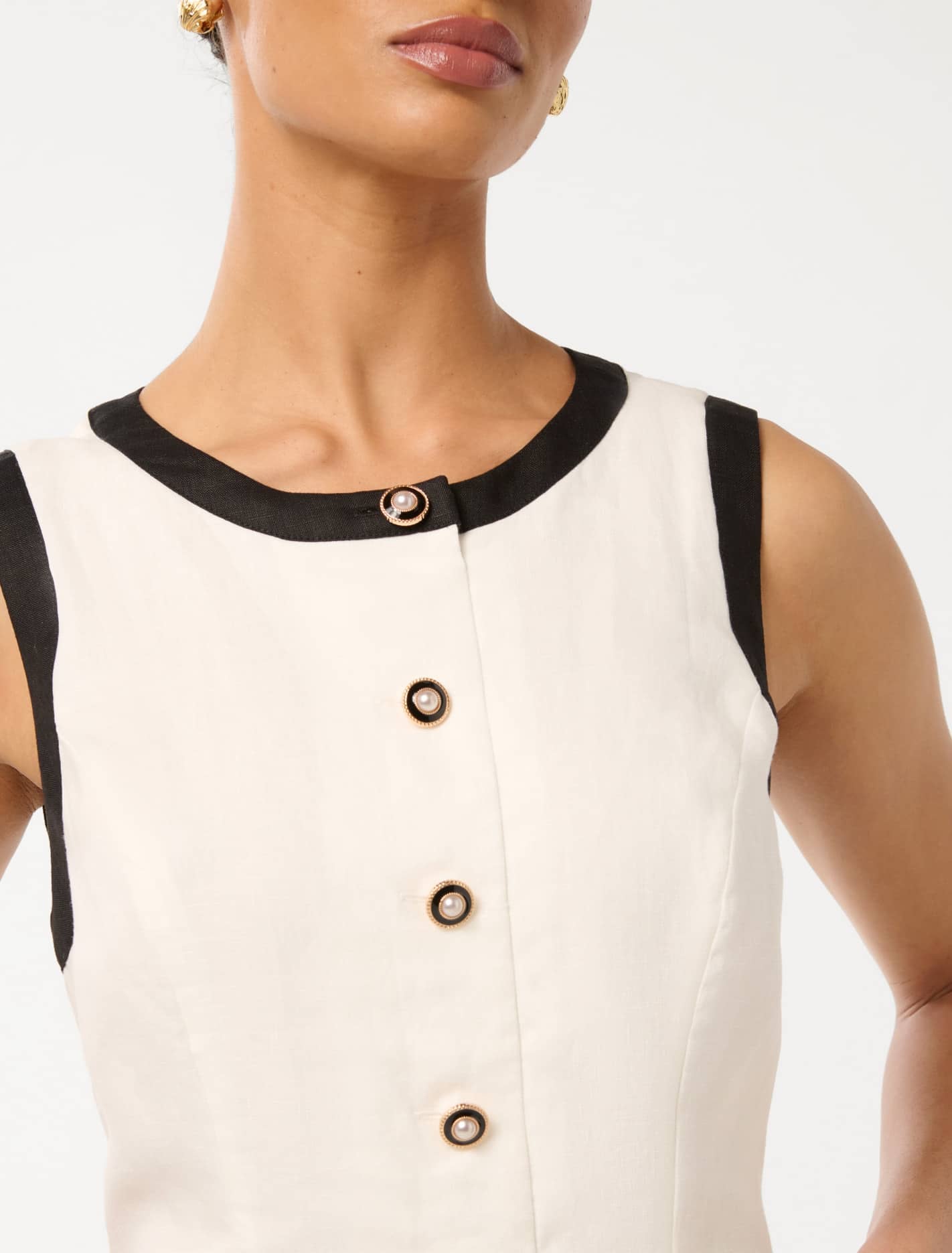 Montana Petite Contrast Shift Mini Porcelain & Black