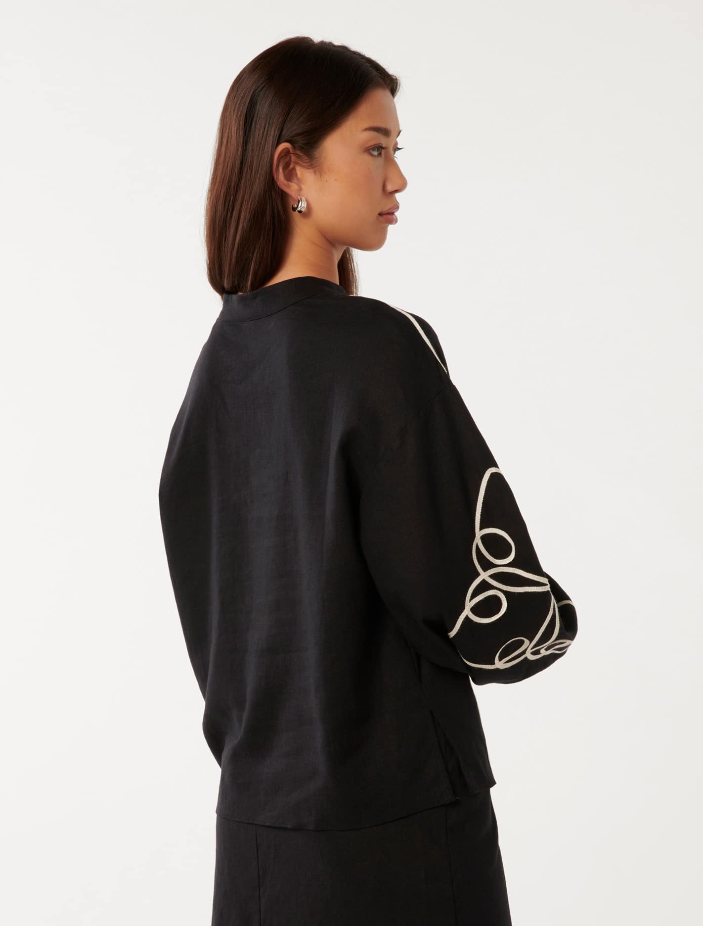 Claude Appliqué-Detail Top Black Co-Ord