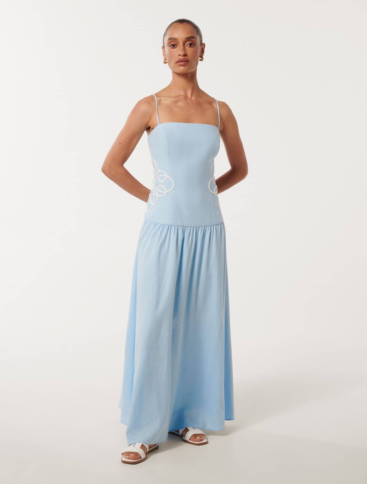 Arabelle Petite Appliqué Linen Midi Dress Soft Blue