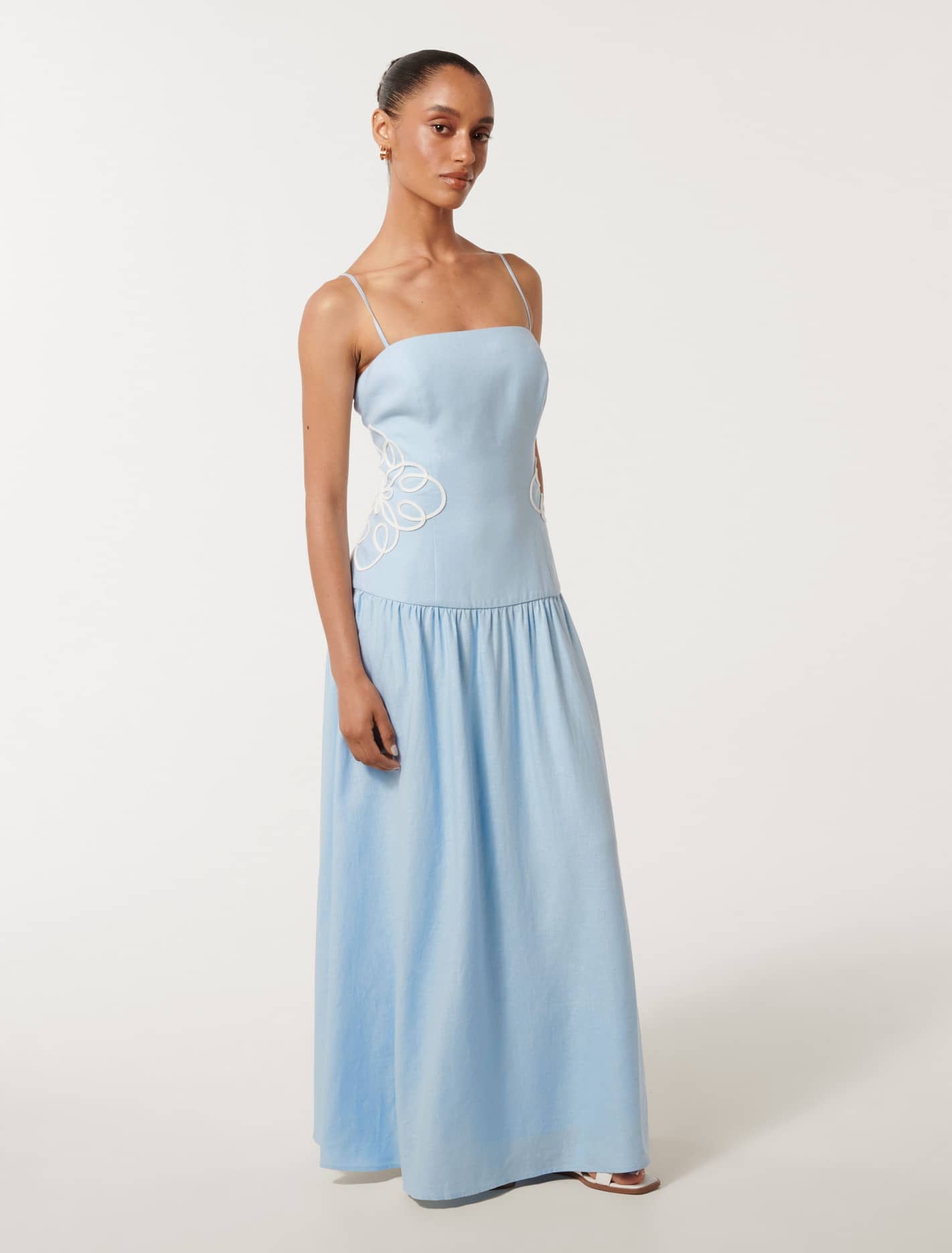 Arabelle Petite Appliqué Linen Midi Dress Soft Blue