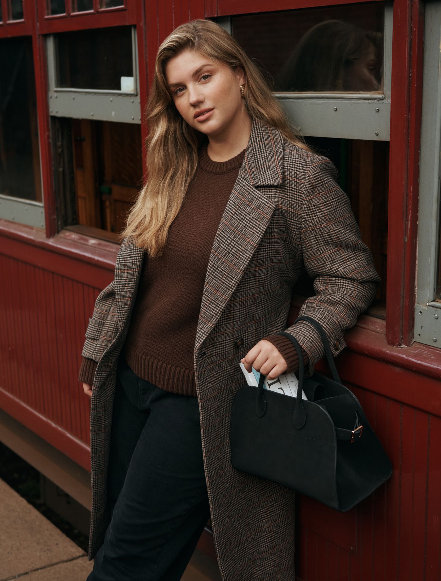 Matilda Curve Knit Crew Neck Sweater Shadow Brown