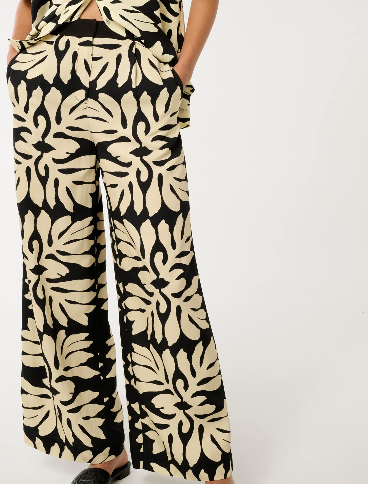 Flossie High-Waisted Pants Black Palmira Co-ord
