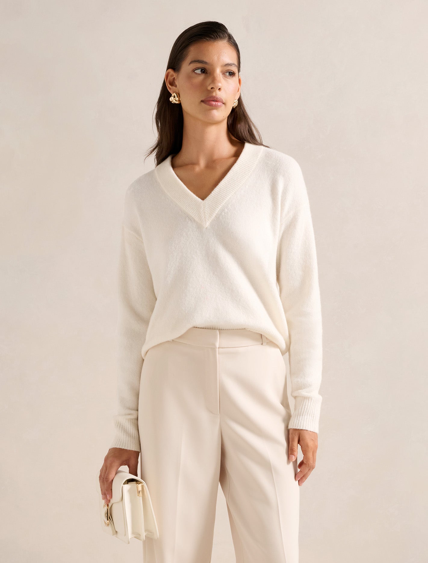 Everley V-Neck Sweater Cream