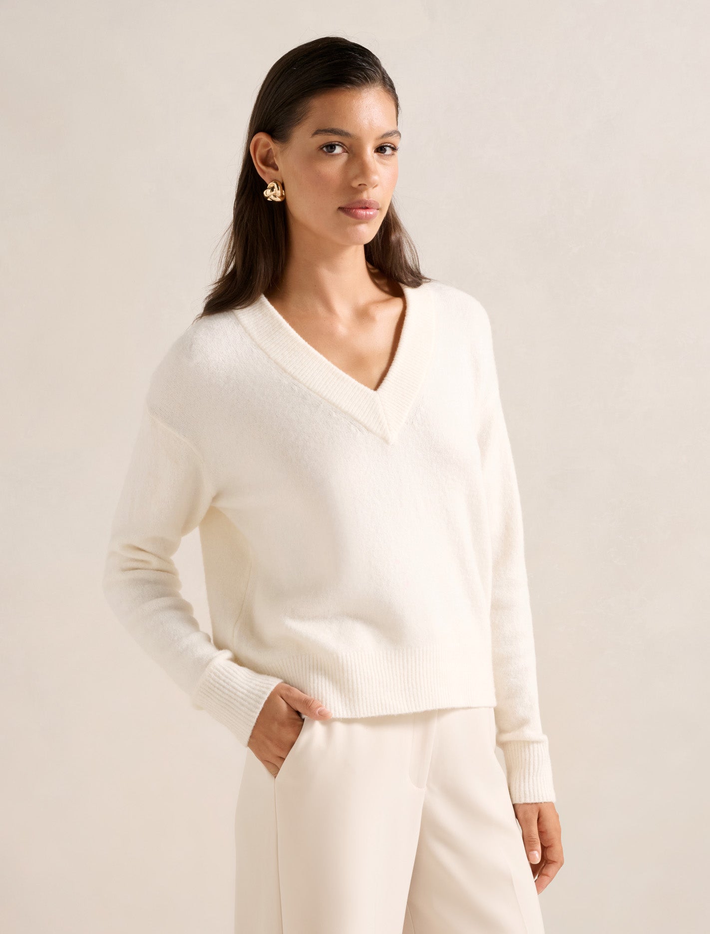Everley V-Neck Sweater Cream