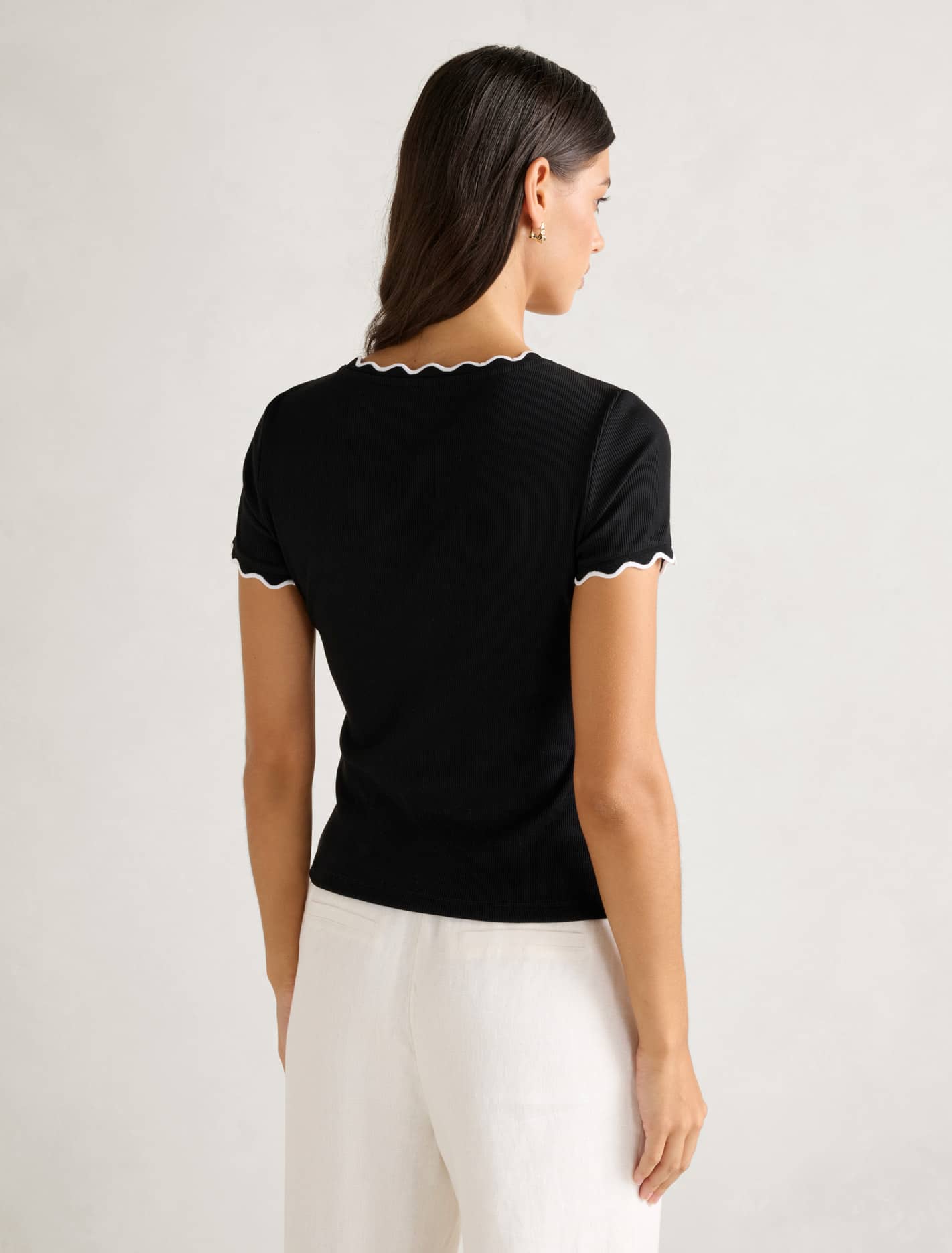 Rebecca Scallop Trim Top Black & Porcelain