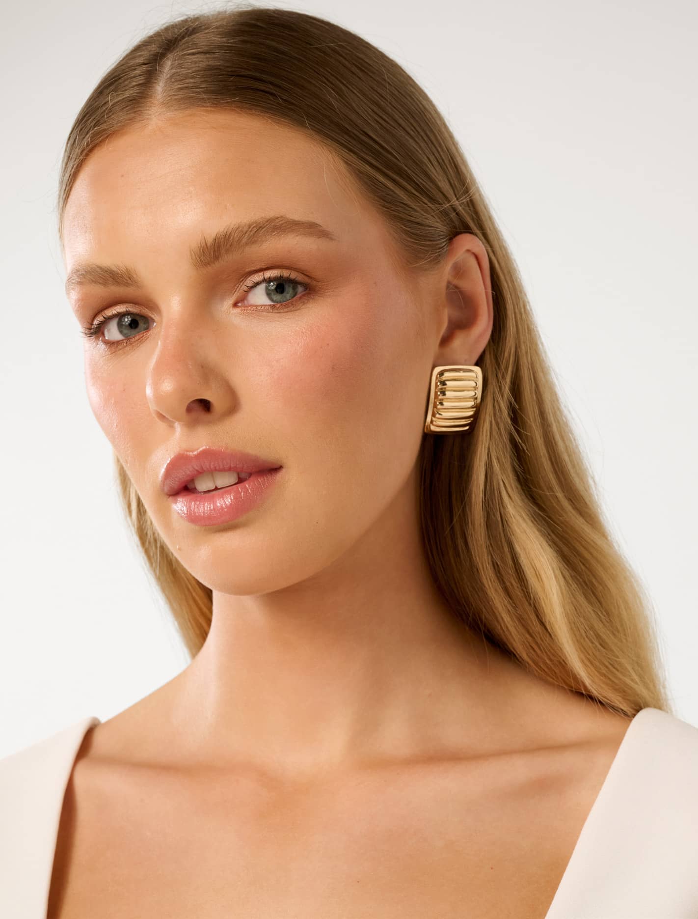 Signature Rylee Rectangle Stud Earrings Gold
