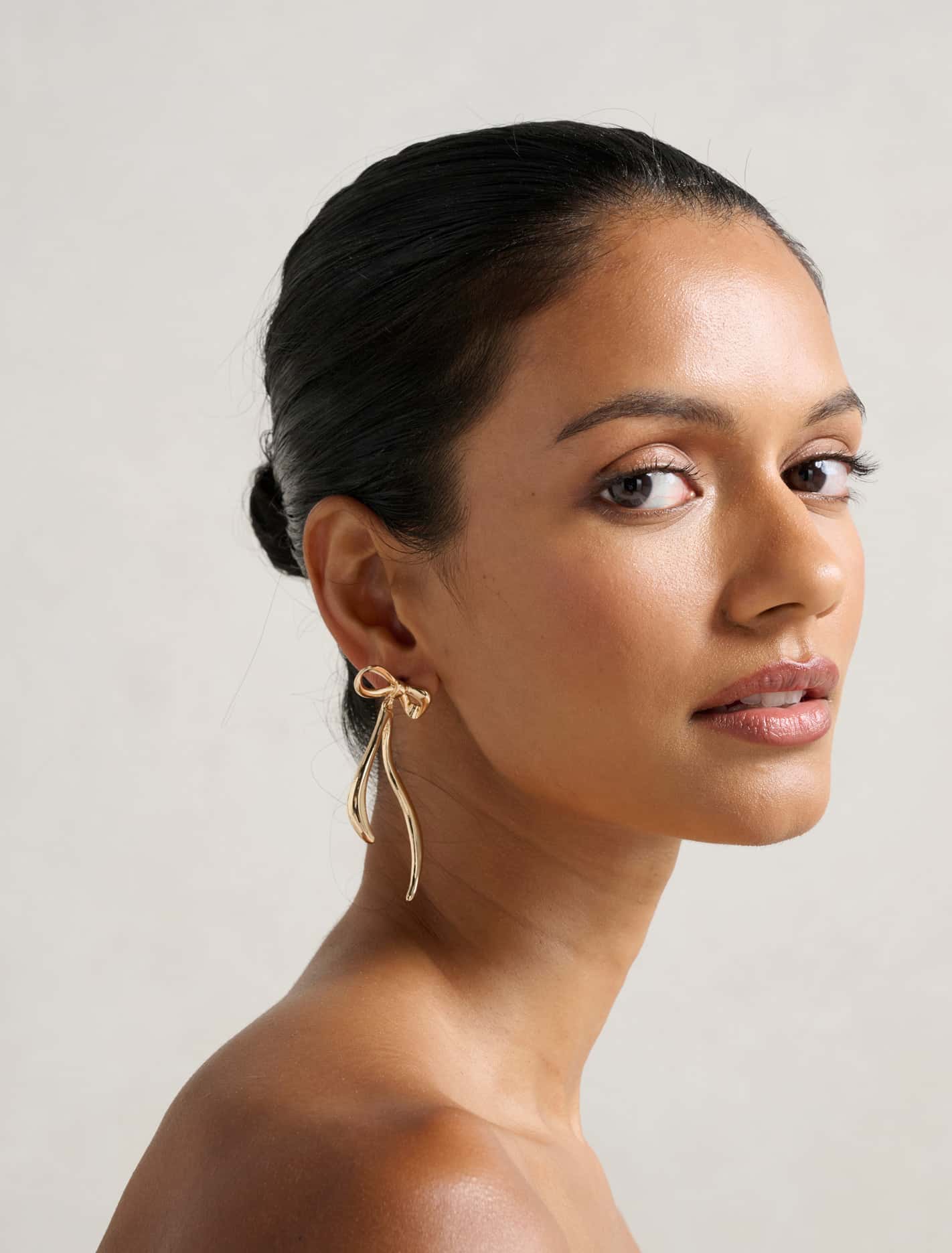 Signature Bonnie Bow Drop Earrings Gold
