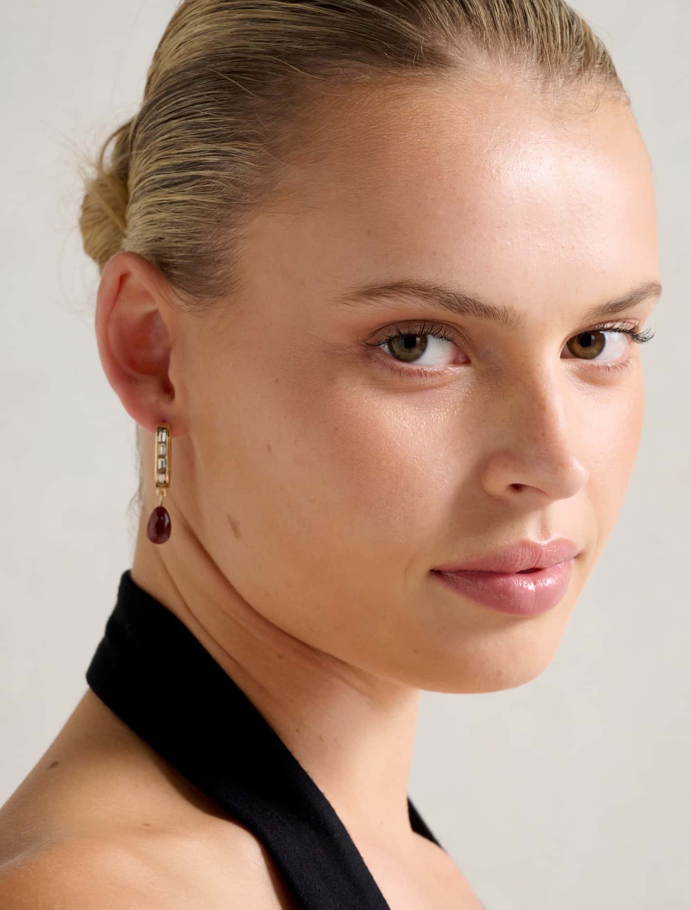 Signature Toni Teardrop Earrings Gold/Wine