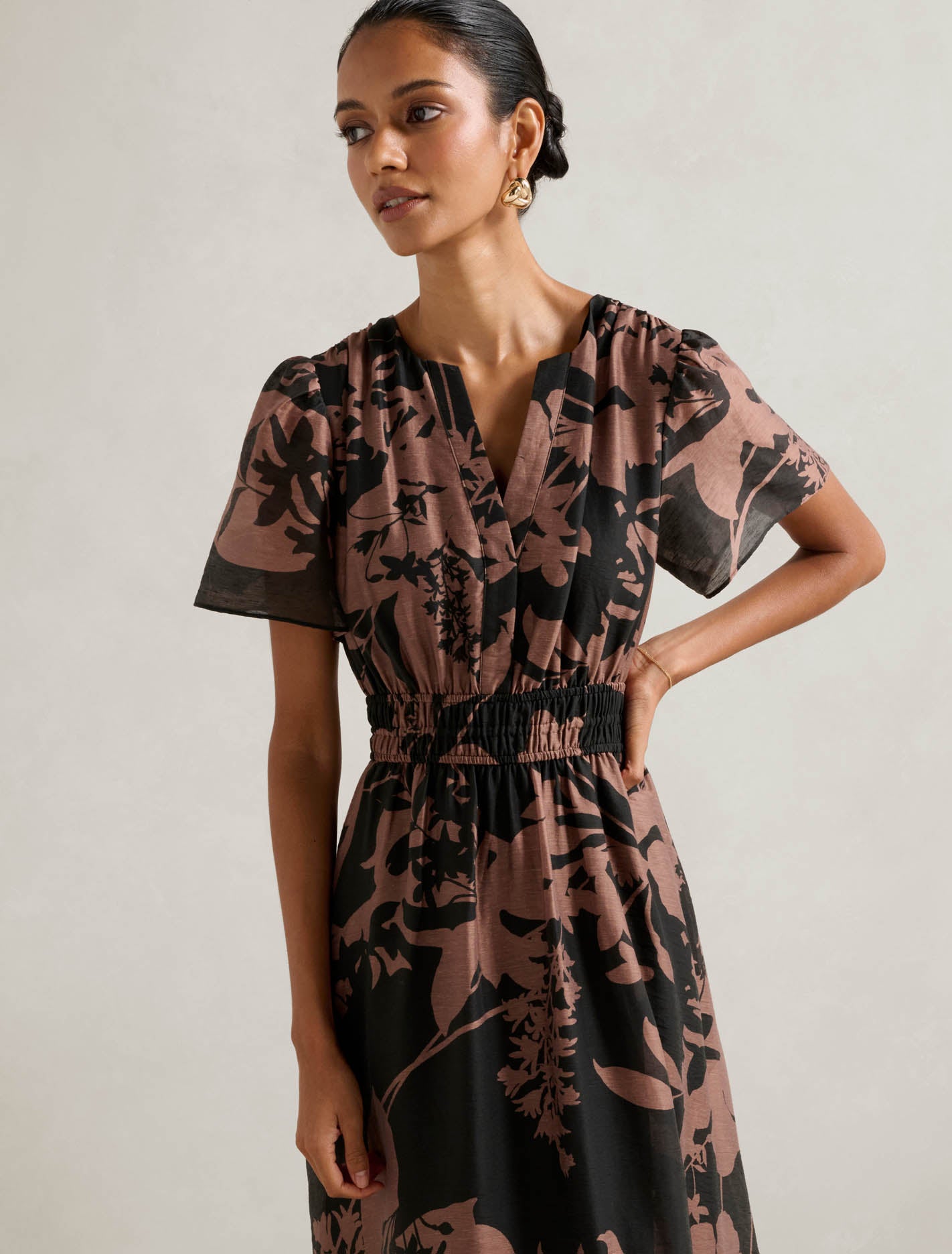 Eleanor Petite Short Sleeve Midi Dress Tan Hensley Floral