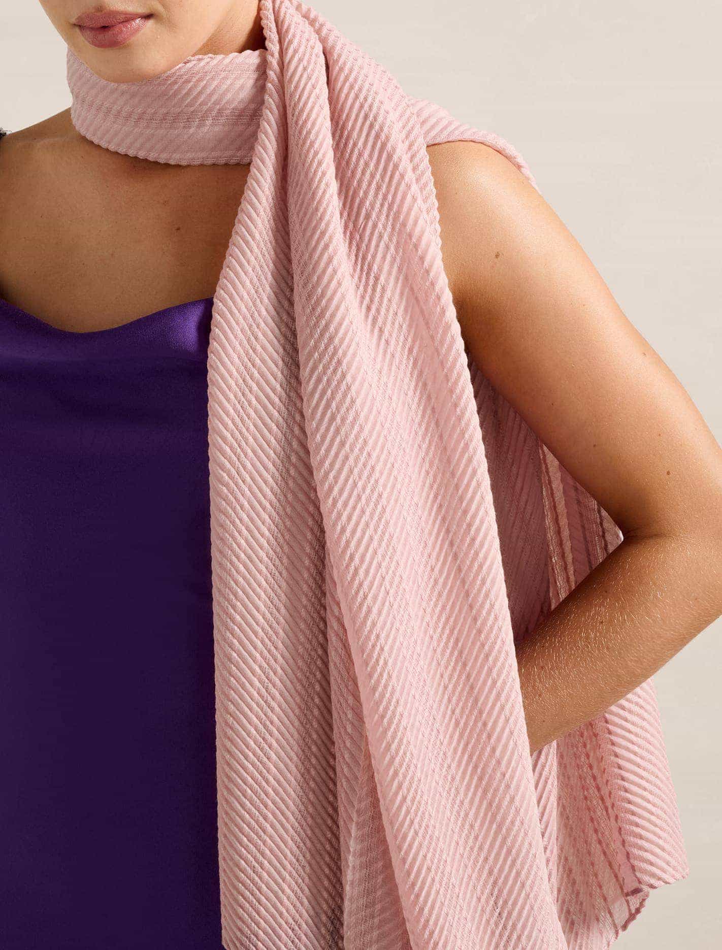 Pia Ribbed Evening Scarf Pink