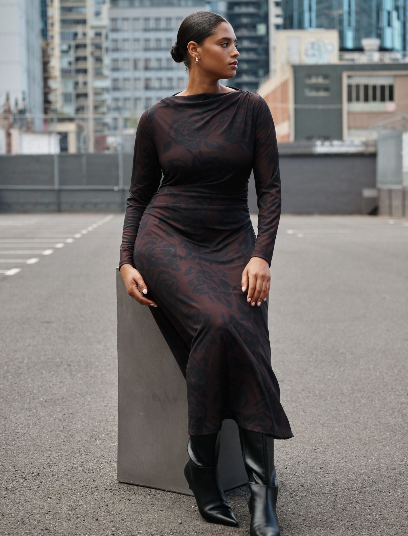 Minnie Curve Long Sleeve Midi Dress Hilmark Floral